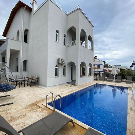 Shared Pool Flat Located 3 Min To Beach In Kalkan Lejlighed Eksteriør billede