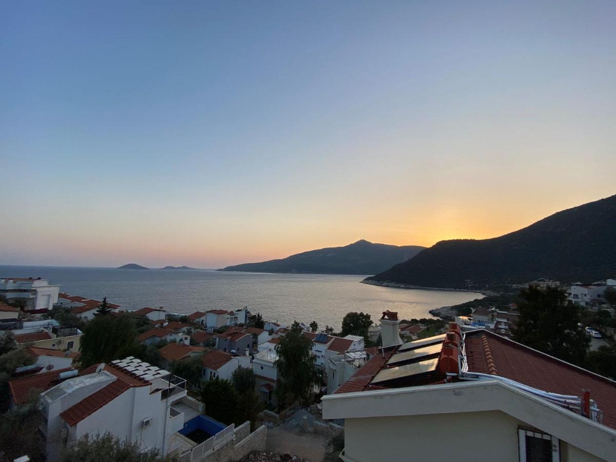 Shared Pool Flat Located 3 Min To Beach In Kalkan Lejlighed Eksteriør billede