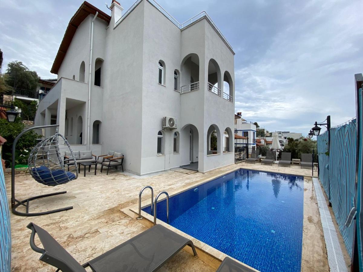 Shared Pool Flat Located 3 Min To Beach In Kalkan Lejlighed Eksteriør billede